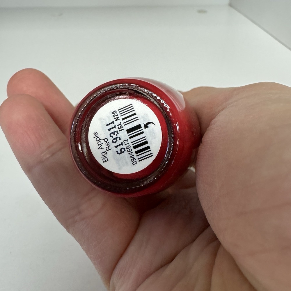 OPI Infinite‎ Shine Big Apple Red 0.5 oz Red New without box - Picture 3 of 4